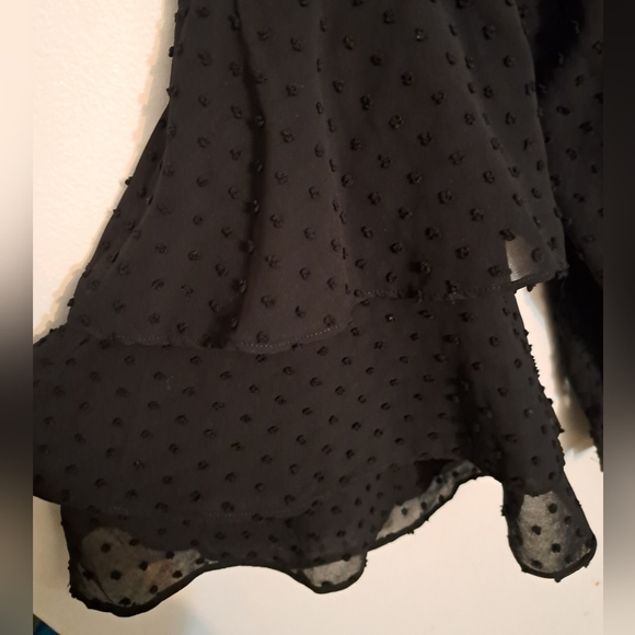 NWT Lane Bryant top 22/24 black dot ruffle sleeves - Picture 2 of 4